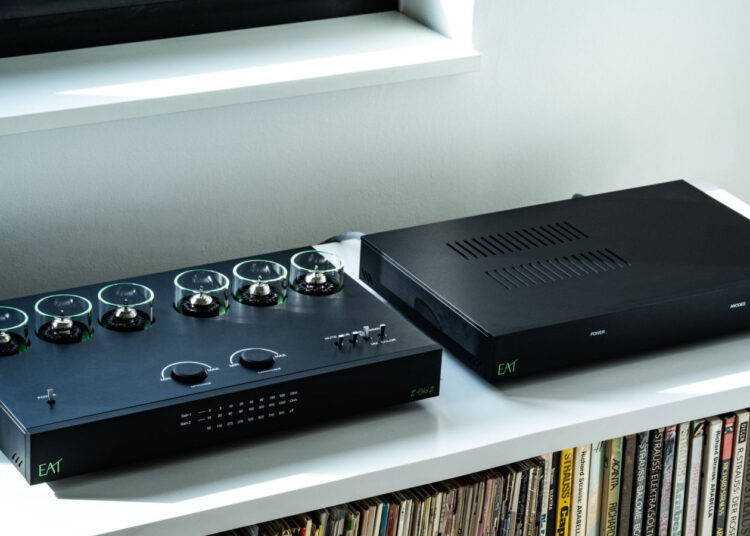 eat-e-glo2-tube-phone-stage-available-in-the-us