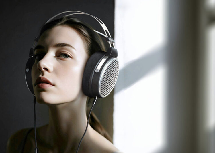 fiio-presents-jade-audio-jt7-headphones