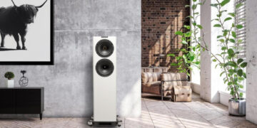 fyne-audio-f704sp-debuts-at-Axpona-2025