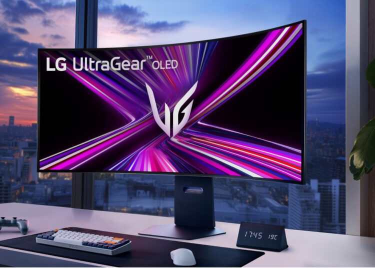 lg-45gx990a-first-bendable-5k2k-gaming-monitor