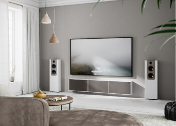 lyngdorf-fr2-floor-standing-loudspeakers