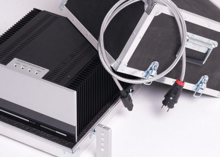 moreaudio-cs100-integrated-amplifier