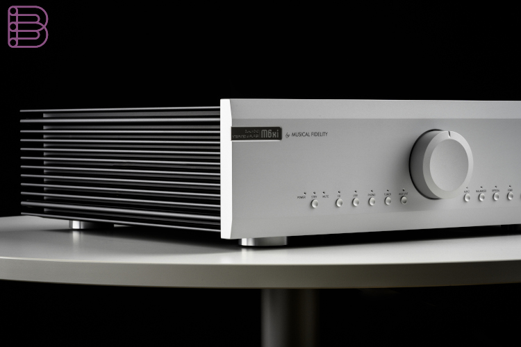 musical-fidelity-maunches-m6xi-integrated-amplifier-2