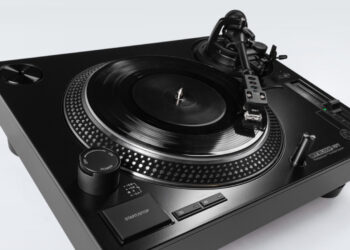 reloop-rp7-turntable