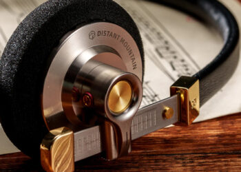 roseselsa-distant-mountain-heaphones