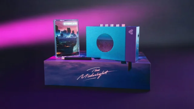 We Are Rewind x The Midnight 🌅 A limited WE-001 cassette player built around The Midnight's neon-soaked synthwave universe, complete with their album Syndicate on a purple swirl cassette. On sale now from €179. Link in bio for the full story. #WeAreRewind #TheMidnight #CassettePlayer #Synthwave #Syndicate #RetroTech #Cassette #Vaporwave #MusicGear #HighEndAudio