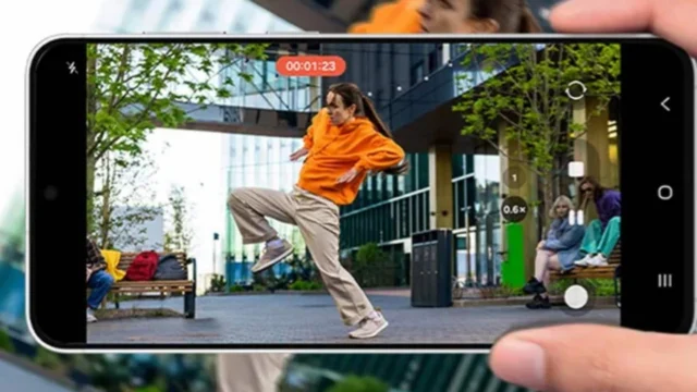 First Look: Samsung Galaxy S26 FE 📱✨ Flagship-style design, a 50MP triple camera, My FanCam and One UI 9 on day one - all from $699.99. Full hands-on video + article via link in bio.
#Samsung #GalaxyS26FE #FirstLook #GalaxyAI #OneUI9 #Smartphone #TechReview #MobilePhotography #BestOfHighEnd #NewLaunch
