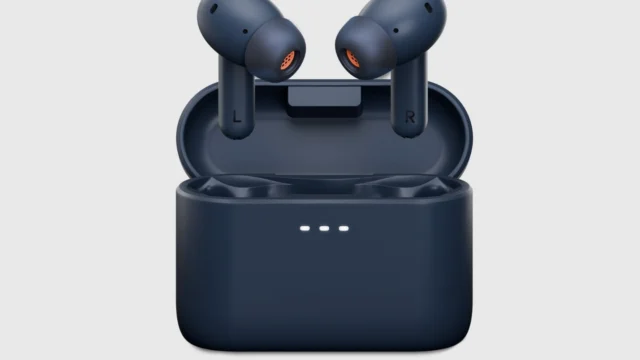 Cambridge Audio's Melomania A100 SE brings hi-fi grade Class A/B amplification, aptX Lossless, LDAC and Dolby Audio to true wireless earbuds ✨ £129, in Blue, Black and White. Link in bio for the full story.
#CambridgeAudio #MelomaniaA100SE #Earbuds #HiFi #Audiophile #TrueWireless #NewGear #BestOfHighEnd