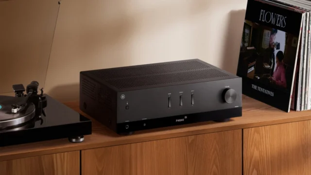 Yamaha's new R200A stereo receiver brings Bluetooth Multipoint, a direct phono input and 100W per channel to a new generation of listeners. In black and silver, $299.95, out in November. Link in bio for the full story.
#Yamaha #R200A #StereoReceiver #HiFi #Audiophile #Vinyl #Turntable #Bluetooth #NewGear #BestOfHighEnd