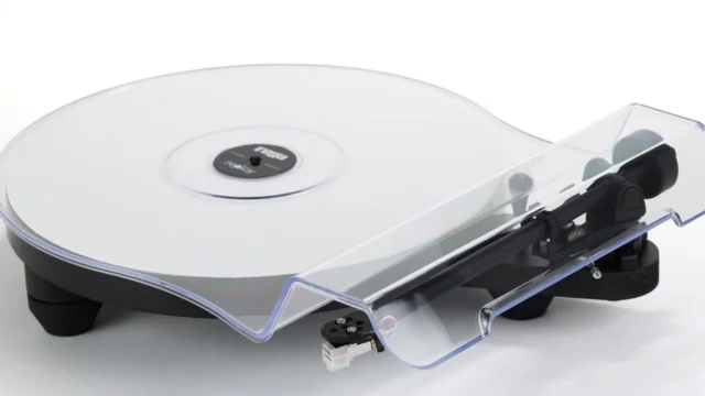 Unbox. Counterweight on. Play. Rega's new Replay is ready in under a minute, cartridge already aligned.
First record you ever played on your own turntable? Drop it below 👇
Full story via link in bio
#rega #regareplay #vinyl #turntable #nowspinning #vinylcommunity #hifi #audiophile