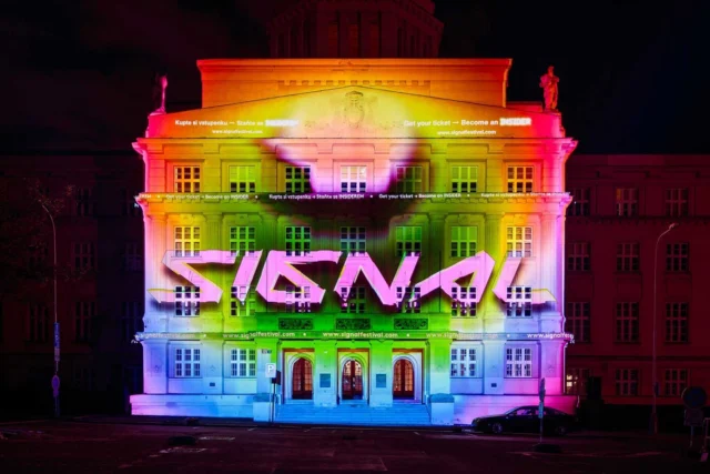 Prague after dark, buildings turned into art. Panasonic's new 42,000-lumen 4K laser projector, the PT-RQ45, lights up Signal Festival.
Best light show you've ever seen? ✨👇
Full story via link in bio
#panasonic #signalfestival #prague #projectionmapping #laserprojector #lightart #proav #4k