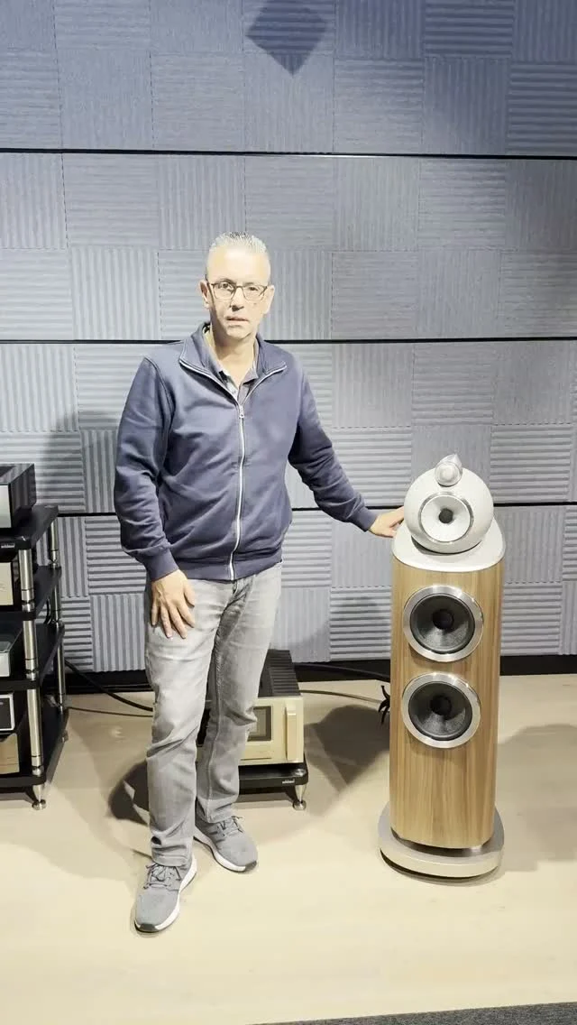 A full day at Audiomix in Begijnendijk with the Bowers & Wilkins 803 D5, heard on four different systems 🎧
Same speaker, four very different partners. What changes, and what stays? Our review is coming soon.
After our factory visit in Worthing, this is where the D5 has to prove itself: in a real room, with real electronics.
#BowersWilkins #803D5 #800SeriesD5 #bestofhighend #hifi #highendaudio #audiophile
