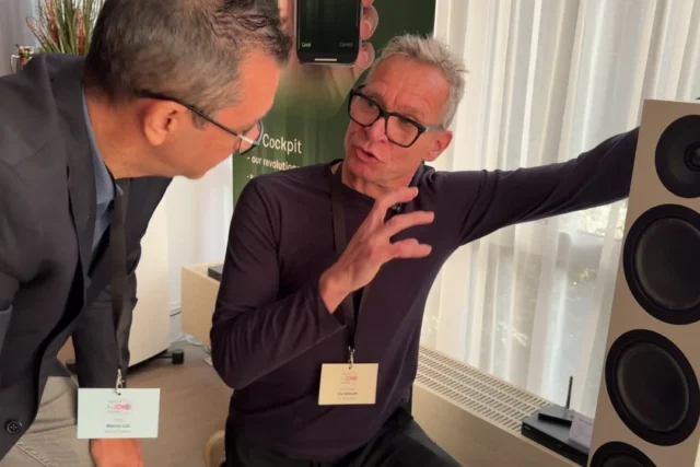 "The invisible cable." System Audio founder Ole Witthøft walked us through the wireless Silverback range at Dutch Audio Event 2026, built for the way we really listen: mostly quietly.
Quiet listener or volume up? 🔊👇
Full story via link in bio
#systemaudio #dutchaudioevent #wirelessspeakers #activespeakers #hifi #audiophile #dolbyatmos #bestofhighend