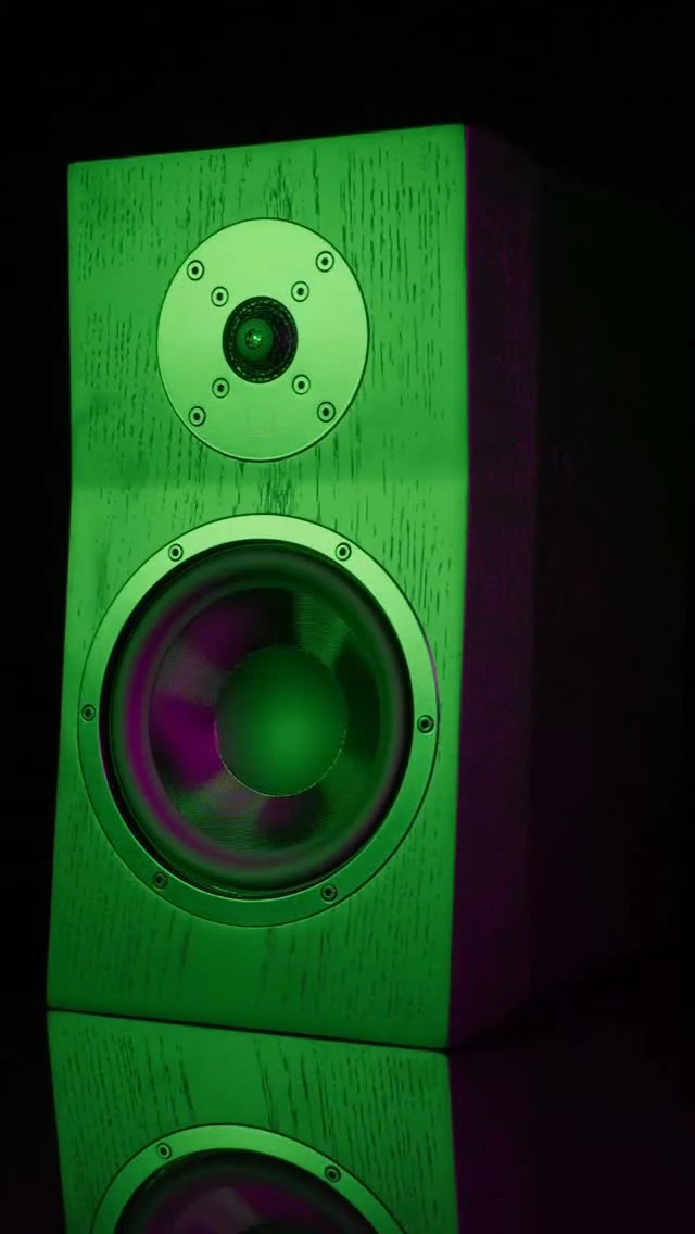€1,499 for the pair 💶
That's what SVS asks for the biggest stand-mount in its flagship Ultra Evolution series, diamond-coated tweeter and five-year warranty included. Stands and cables not included.
First Look via the link in bio. Our full review follows soon.
Sensible price for a flagship, or more than you'd spend on a pair of stand-mounts? 👇
#SVS #UltraEvolution #bookshelfspeakers #FirstLook #bestofhighend #hifi #highendaudio #audiophile