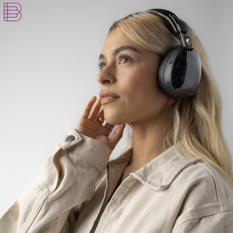 skullcandy-revives-a-classic-with-the-aviator-900-anc-headphones-2