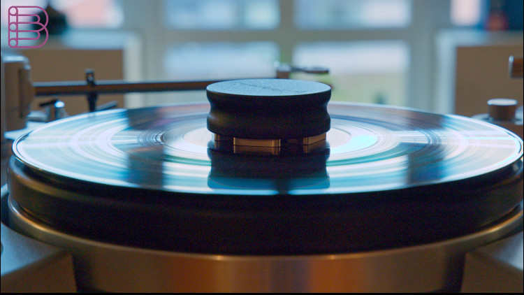 technology-behind-the-acoustical-systems-astellar-turntable-2