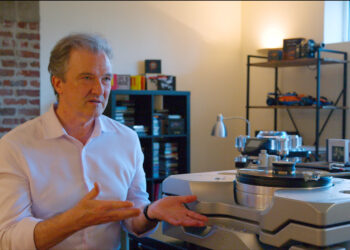 technology-behind-the-acoustical-systems-astellar-turntable