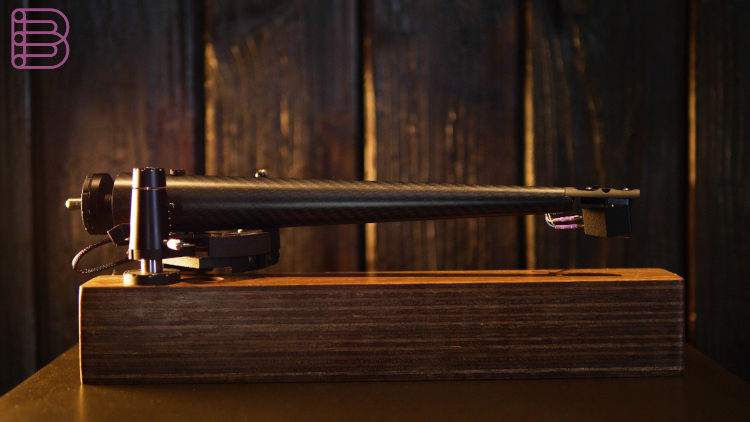 the-wand-dark-light-tonearm-debuts-at-high-end-munich-2025-4